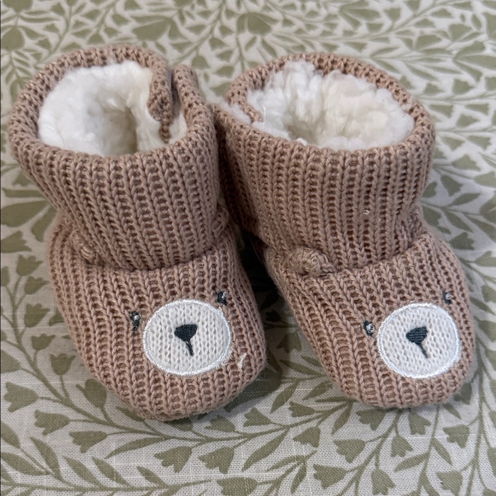 Adorable Bear Knit Baby Booties